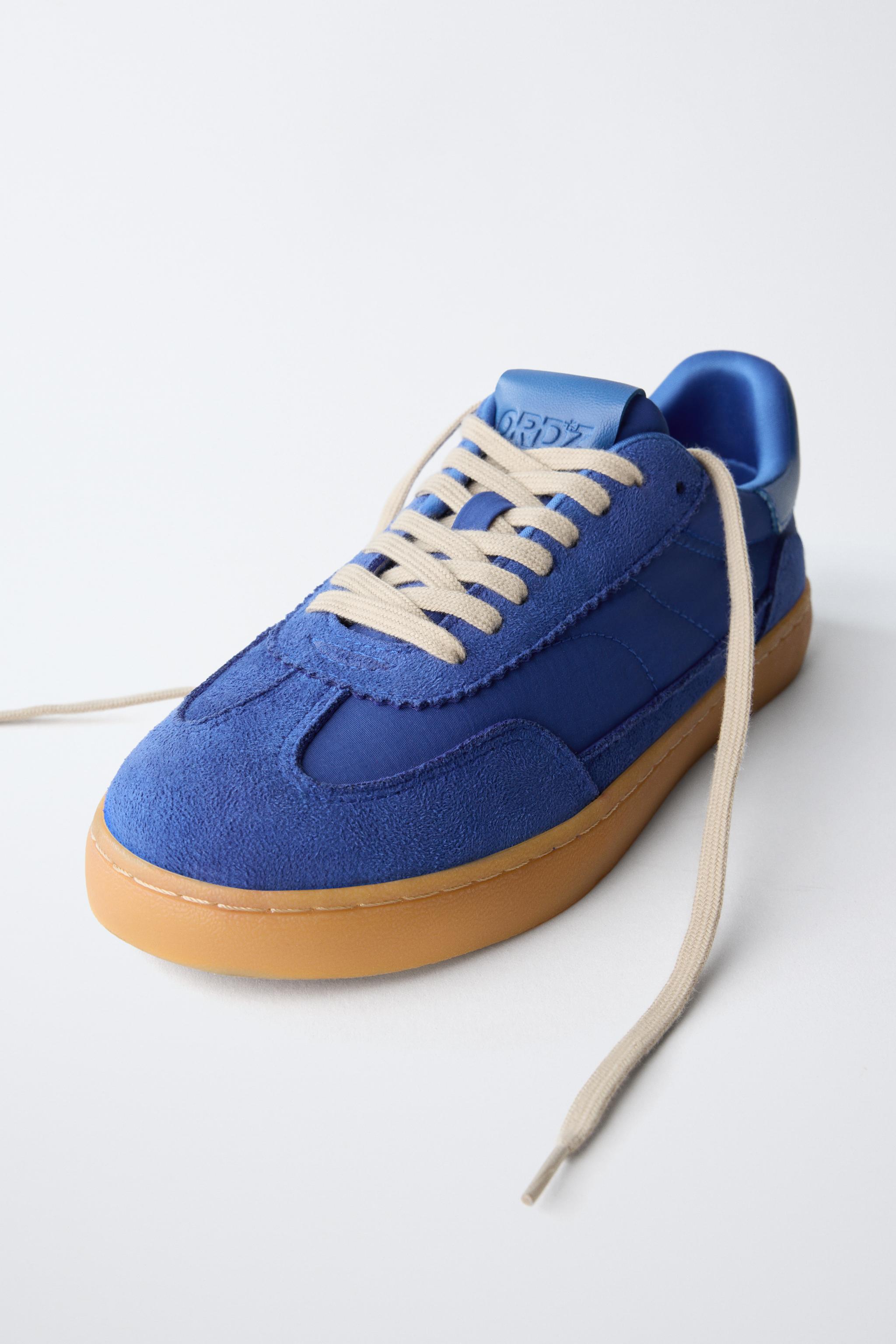 CONTRAST SNEAKERS